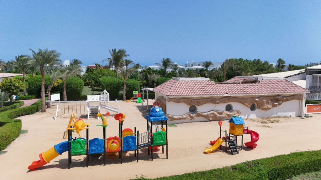Mini Club (4–12 years)